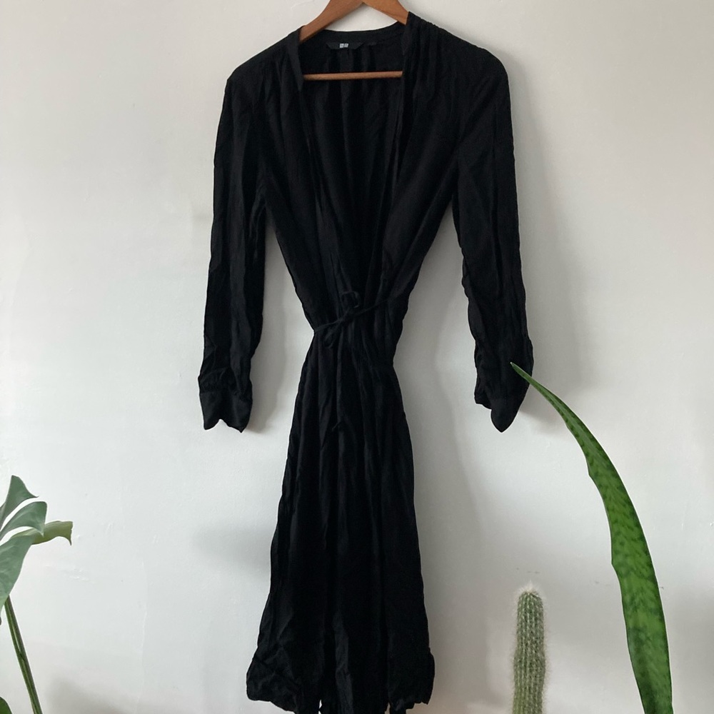 *SOLD* Uniqlo black long sleeve wrap dress